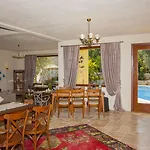Mandarin & Mango Boutique Hotel 3*