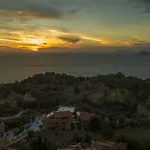 Mandarin & Mango Boutique Hotel 3*
