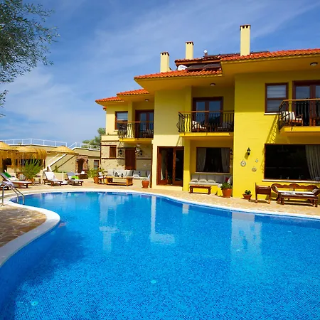 Mandarin & Mango Boutique 3*