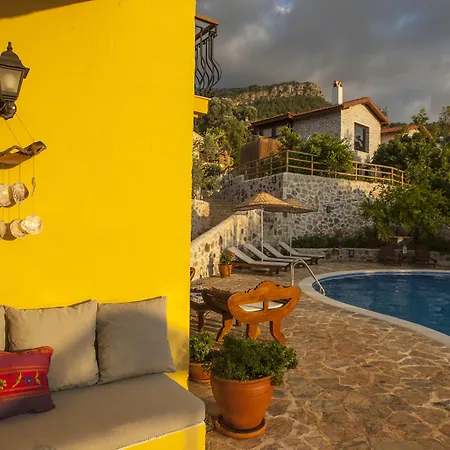 Mandarin & Mango Boutique Hotel