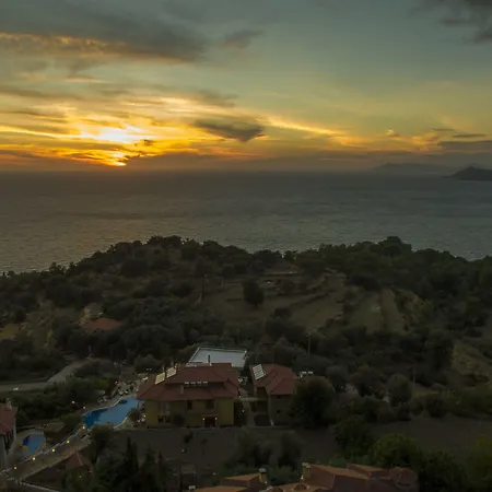 Mandarin & Mango Boutique Hotel 3*