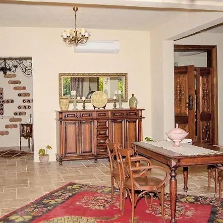 Mandarin & Mango Boutique Hotel