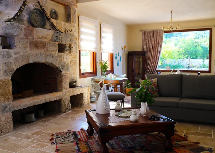 Отель Mandarin & Mango Boutique Фаралия