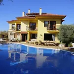 Ξενοδοχείο Mandarin & Mango Boutique 3*