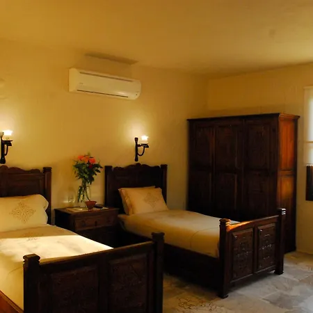 Mandarin & Mango Boutique Hotel 3*