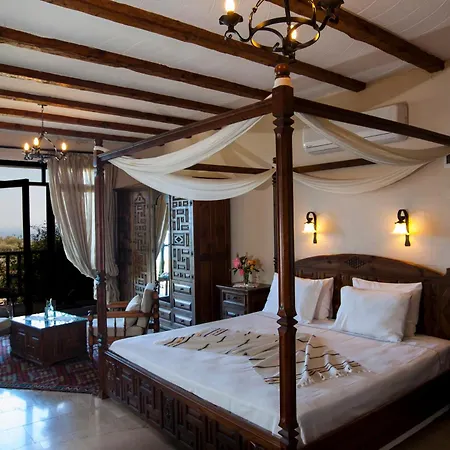 Mandarin & Mango Boutique 3*