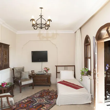 Mandarin & Mango Boutique Hotel 3*