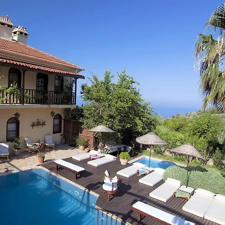 Mandarin & Mango Boutique Hotel