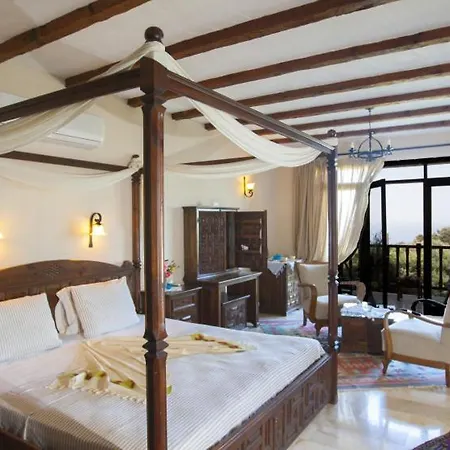 Hotel Mandarin & Mango Boutique 3*