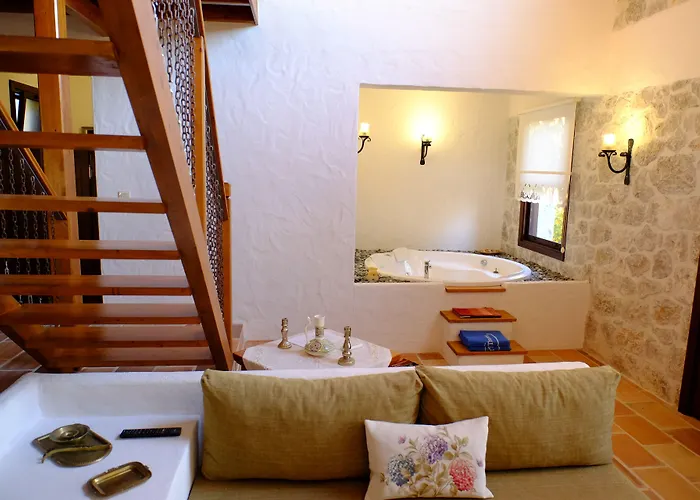 Mandarin & Mango Boutique Faralya